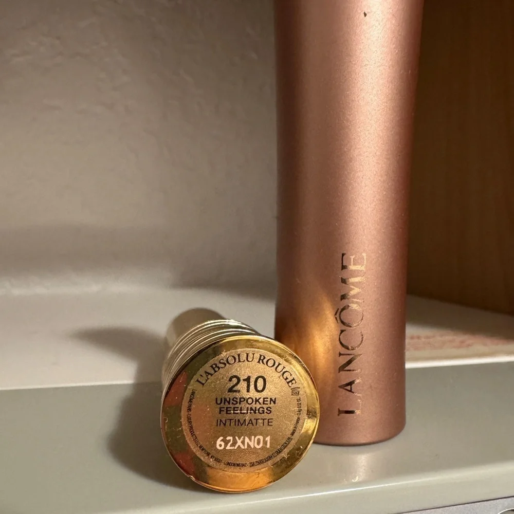 L’absolu rouge intimate soft matte lipstick